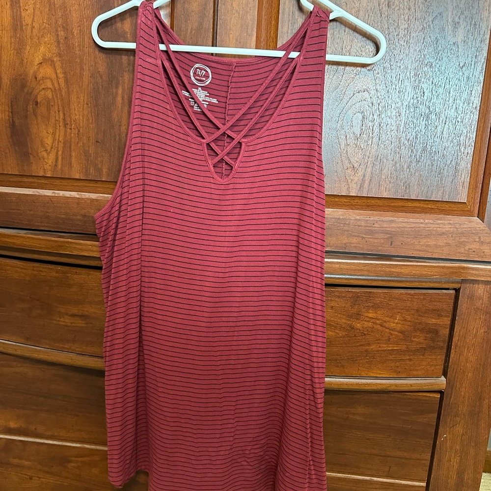 Maurice’s XL burgundy tank